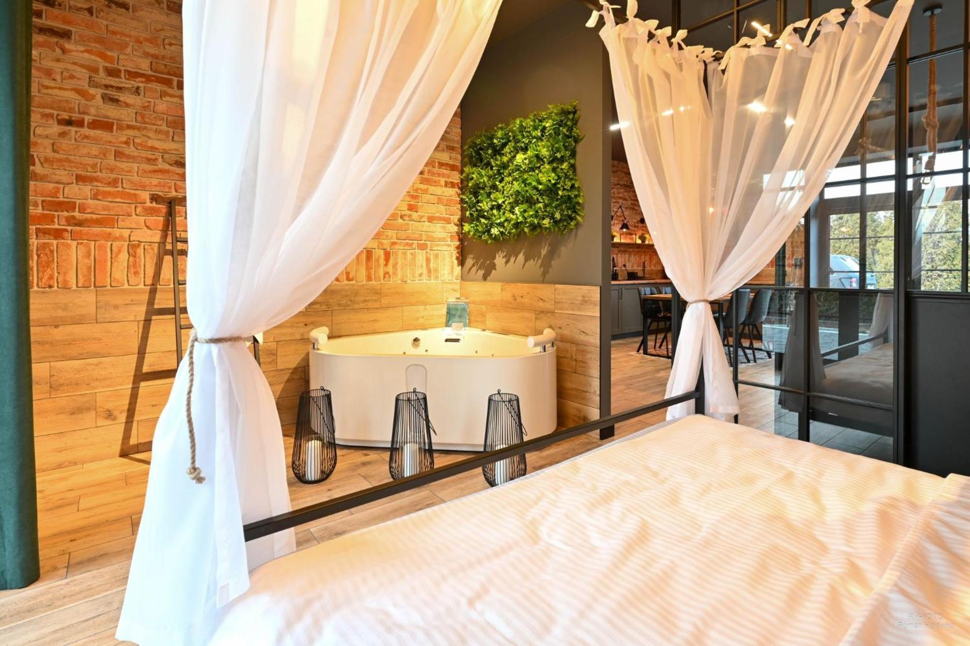 Aparthotel Mamma Mia - ออชเวียนชิม ภายนอก รูปภาพ